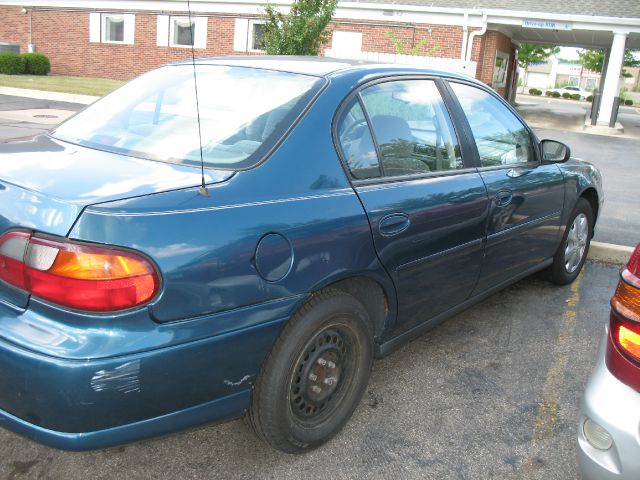 2003 Chevrolet Malibu Base