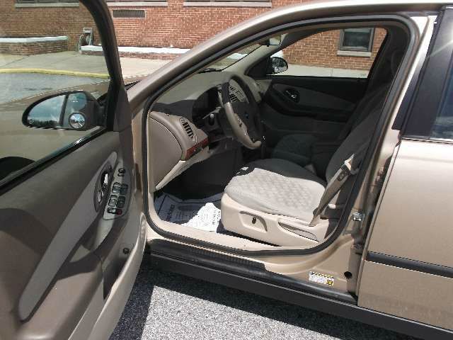 2004 Chevrolet Malibu Base