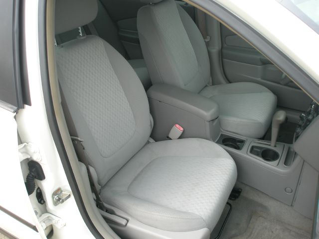 2005 Chevrolet Malibu Base