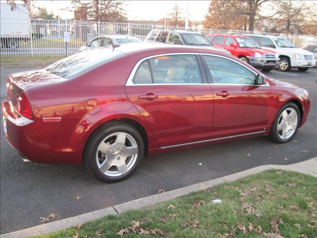 2009 Chevrolet Malibu 4dr AWD SUV