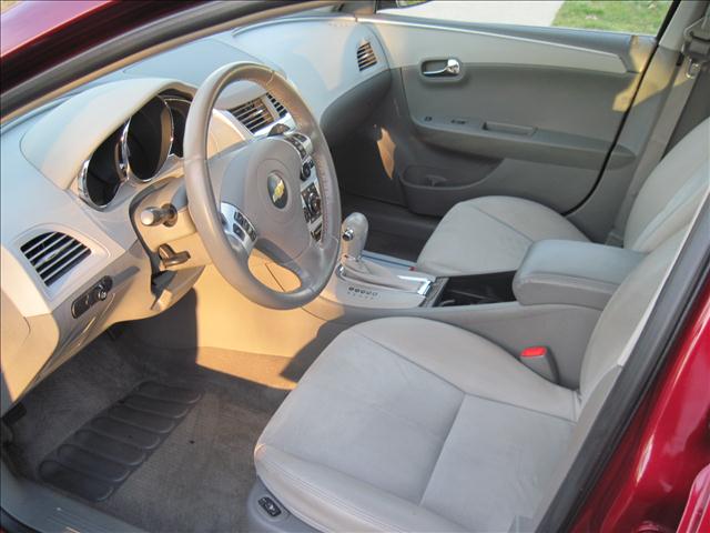 2009 Chevrolet Malibu 4dr AWD SUV