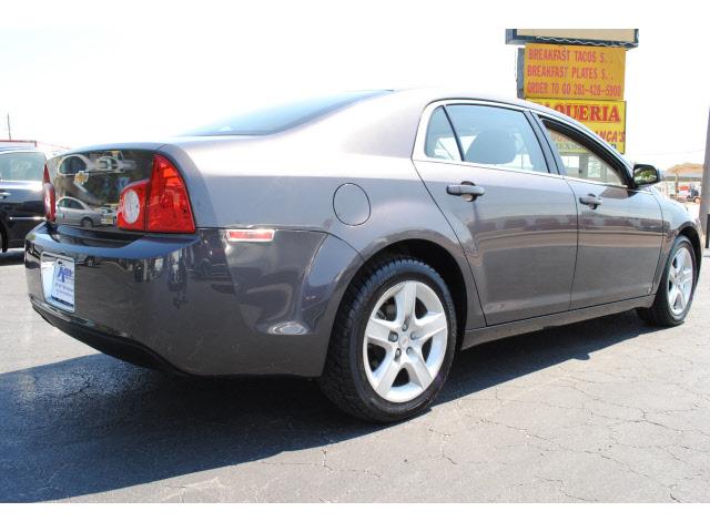 2010 Chevrolet Malibu XLT Model