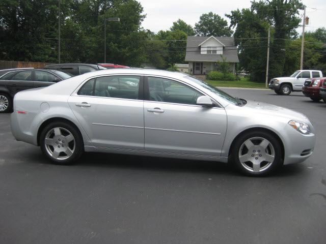 2010 Chevrolet Malibu 4dr AWD SUV