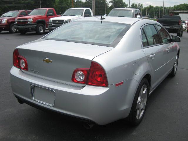 2010 Chevrolet Malibu 4dr AWD SUV