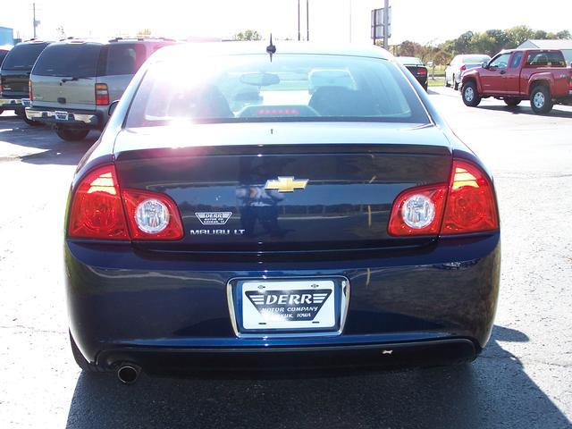 2010 Chevrolet Malibu 4dr Sdn SEL Sedan