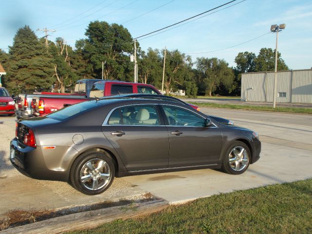 2010 Chevrolet Malibu 4dr AWD SUV