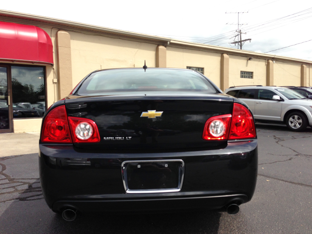 2010 Chevrolet Malibu 4dr AWD SUV