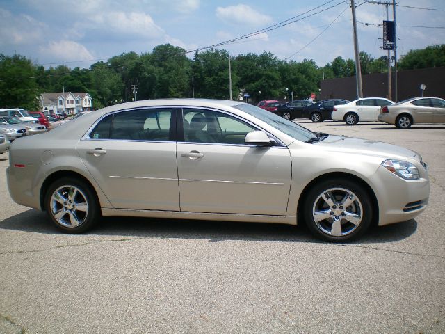 2010 Chevrolet Malibu 4dr AWD SUV