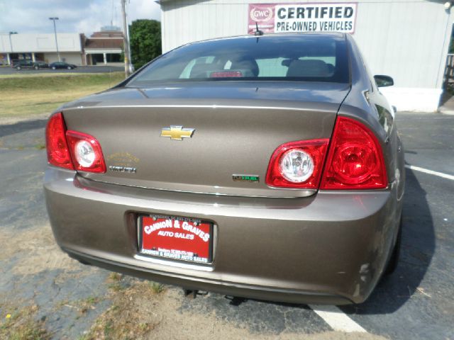 2011 Chevrolet Malibu LS NICE