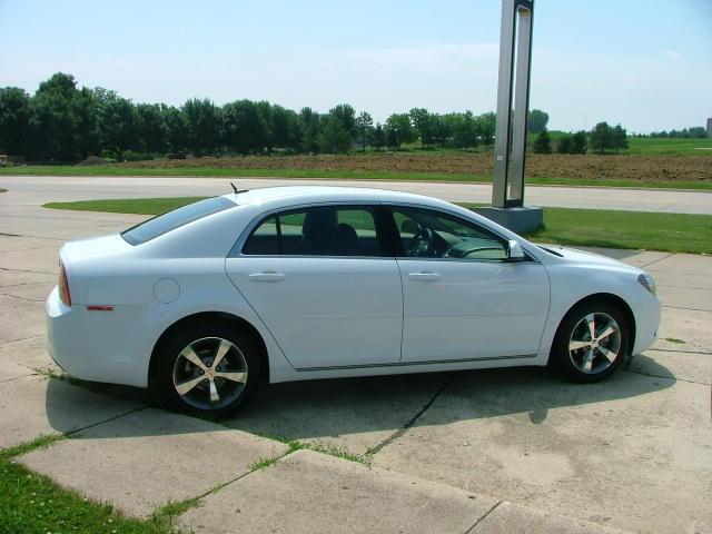 2011 Chevrolet Malibu 4dr Sdn I4 CVT 2.5