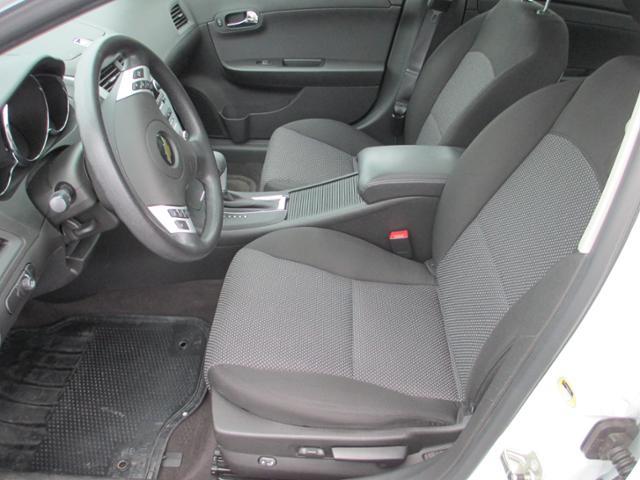 2011 Chevrolet Malibu LS Z71 STEP SIDE