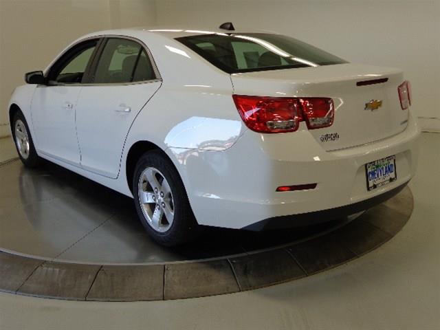 2013 Chevrolet Malibu E-150 Chateau