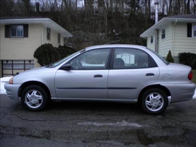 2001 Chevrolet Metro 4dr Sdn I4 CVT S