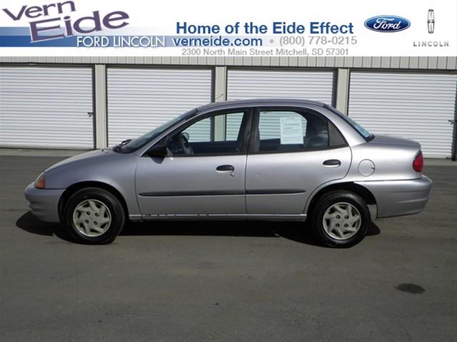 2001 Chevrolet Metro 4dr Sdn I4 CVT S