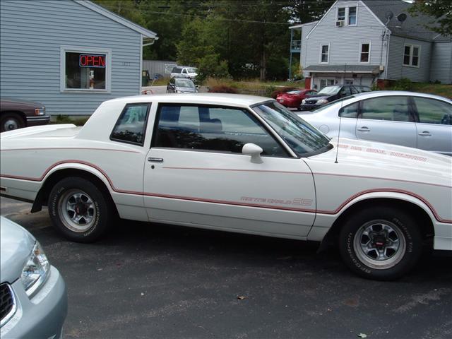 1985 Chevrolet Monte Carlo 4dr Sdn Auto (natl) Hatchback