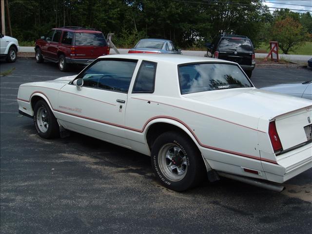 1985 Chevrolet Monte Carlo 4dr Sdn Auto (natl) Hatchback