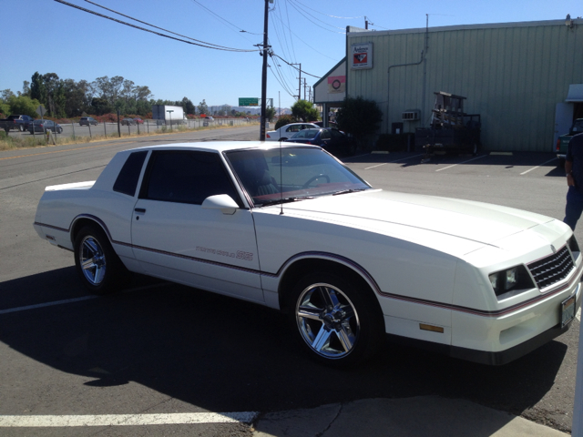 1986 Chevrolet Monte Carlo 4dr Sdn Auto (natl) Hatchback