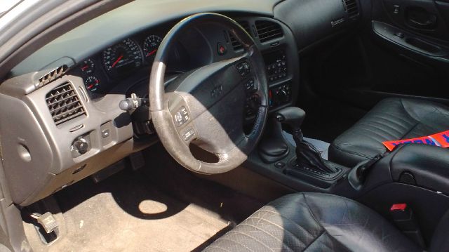 2000 Chevrolet Monte Carlo 4dr Sdn Auto (natl) Hatchback