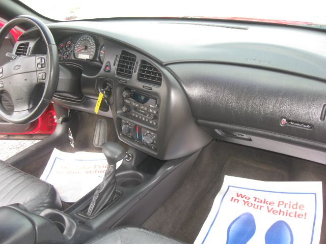 2000 Chevrolet Monte Carlo 4dr Sdn Auto (natl) Hatchback