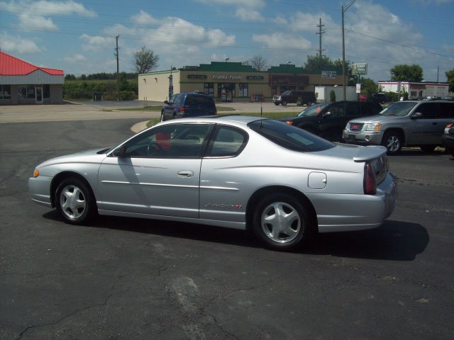 2001 Chevrolet Monte Carlo 4dr Sdn Auto (natl) Hatchback