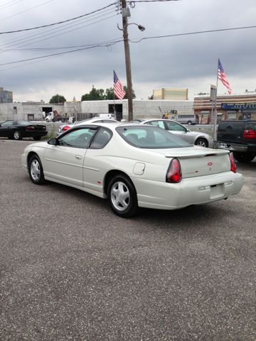 2004 Chevrolet Monte Carlo 4dr Sdn Auto (natl) Hatchback