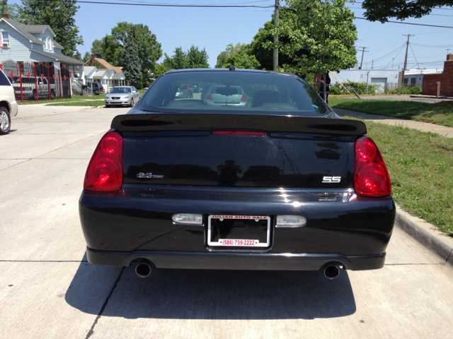 2006 Chevrolet Monte Carlo 4dr Sdn Auto (natl) Hatchback