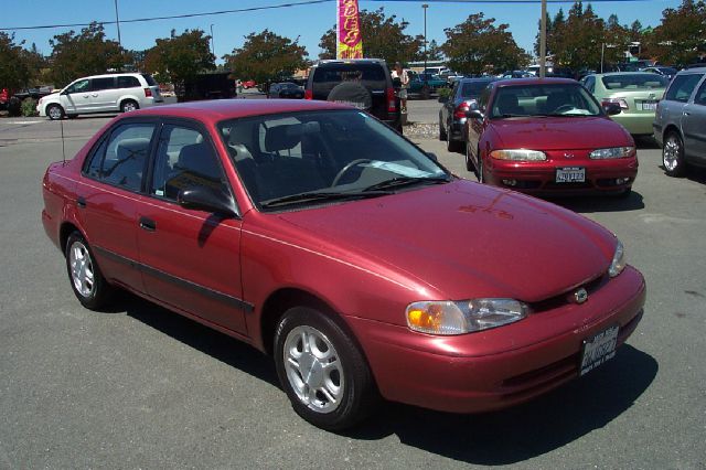 1998 Chevrolet Prizm 4dr Sdn I4 CVT S