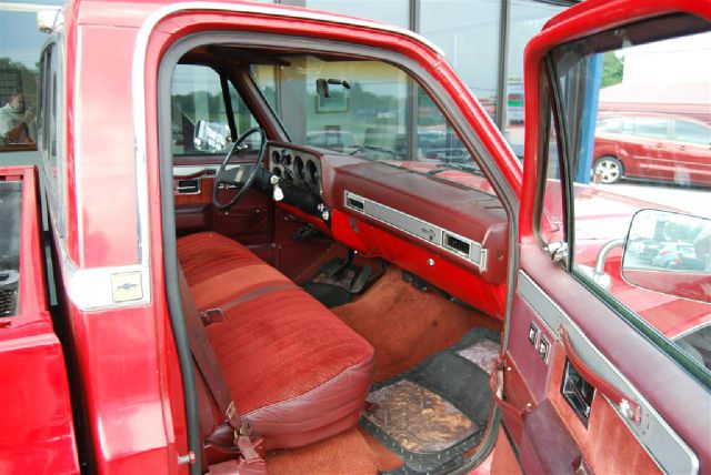 1987 Chevrolet R10 ES 2.4L AUTO