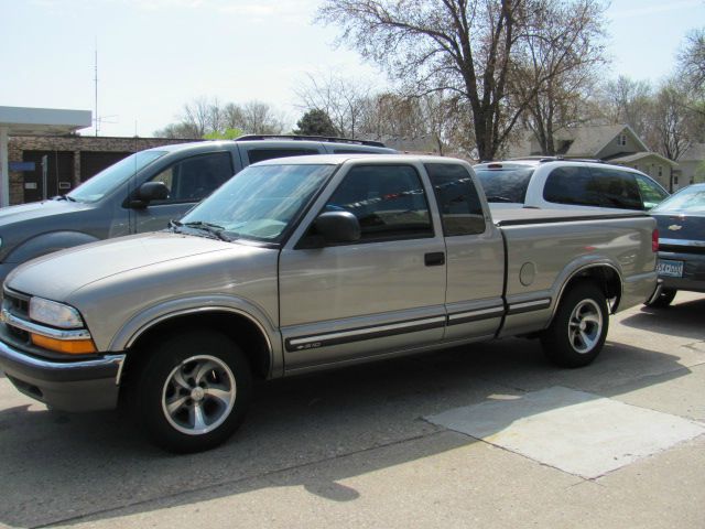 2000 Chevrolet S-10 T6 Sport Utility 4D