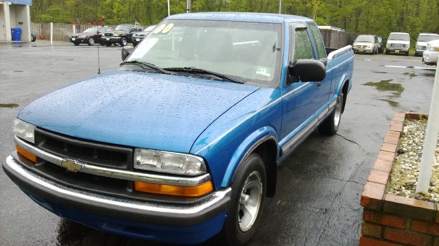 2000 Chevrolet S-10 T6 Sport Utility 4D