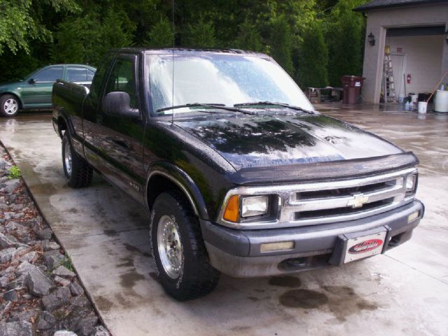 1994 Chevrolet S10 LE Sedan