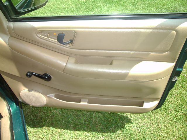 1996 Chevrolet S10 T Chairs