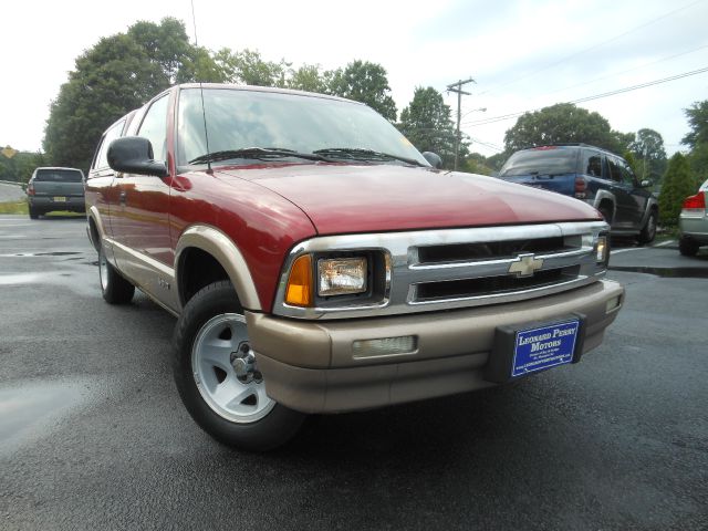 1997 Chevrolet S10 4dr Sdn Auto GLS w/XM