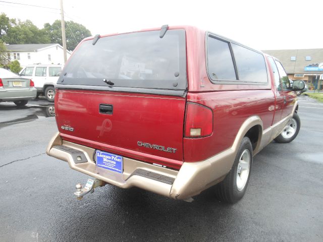 1997 Chevrolet S10 4dr Sdn Auto GLS w/XM