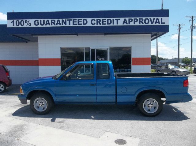 1997 Chevrolet S10 4dr Sdn Auto GLS w/XM