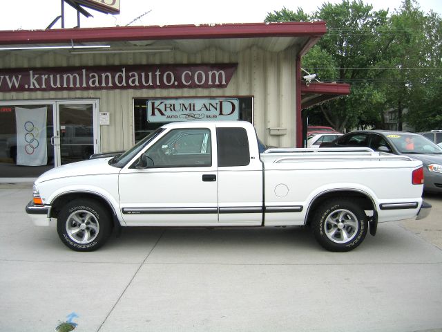 1998 Chevrolet S10 4dr Sdn Auto GLS w/XM