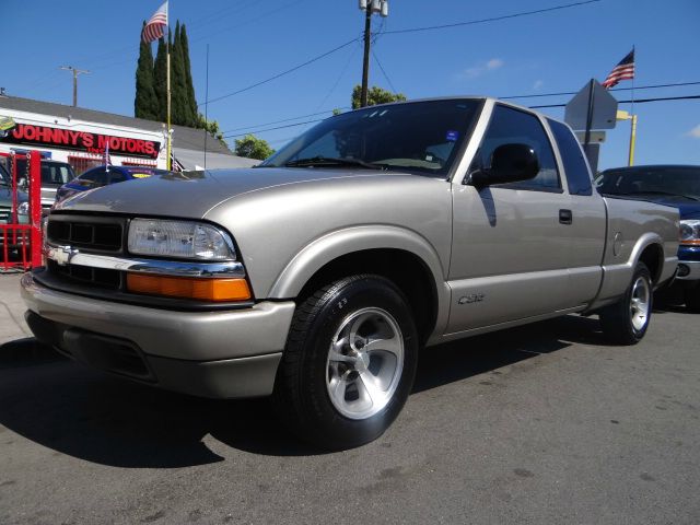 1998 Chevrolet S10 4dr Sdn Auto GLS w/XM