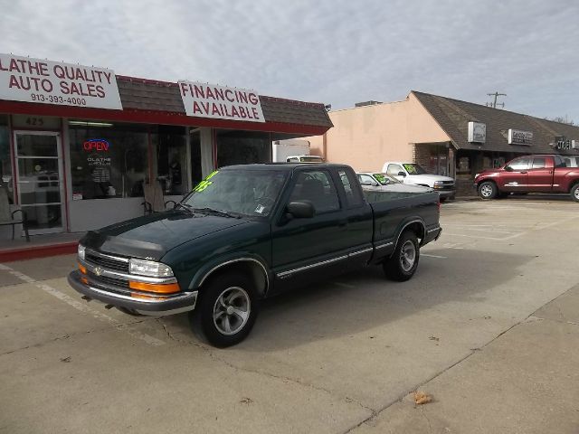 1998 Chevrolet S10 4dr Sdn Auto GLS w/XM