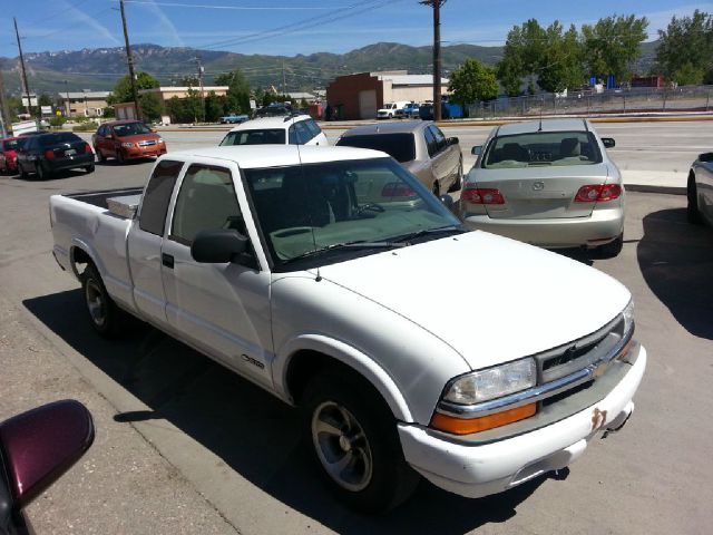 1998 Chevrolet S10 4dr Sdn Auto GLS w/XM