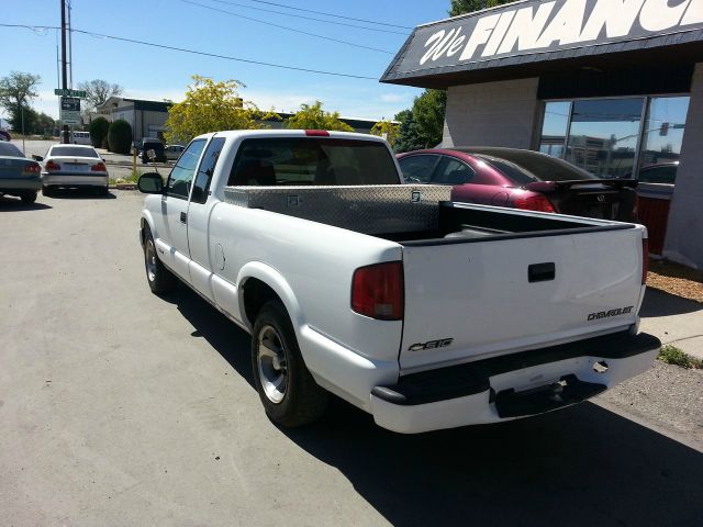 1998 Chevrolet S10 4dr Sdn Auto GLS w/XM