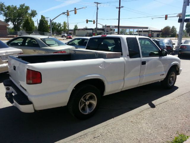 1998 Chevrolet S10 4dr Sdn Auto GLS w/XM