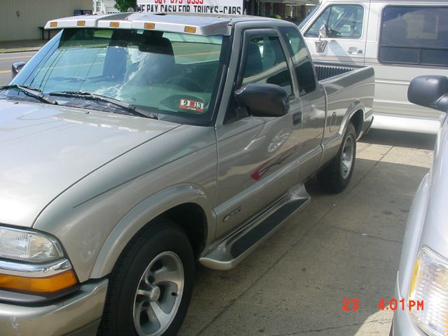 1998 Chevrolet S10 4dr Sdn Auto GLS w/XM