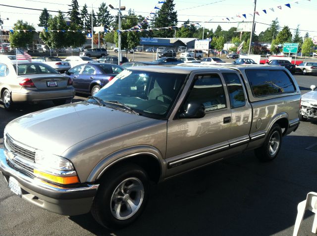 1998 Chevrolet S10 4dr Sdn Auto GLS w/XM