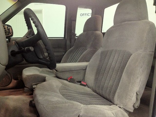 1999 Chevrolet S10 4dr Sdn Auto GLS w/XM