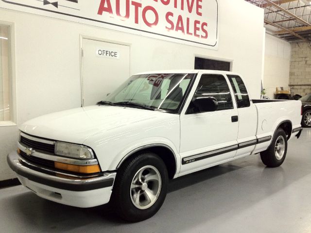 1999 Chevrolet S10 4dr Sdn Auto GLS w/XM