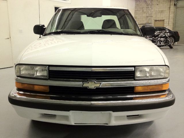 1999 Chevrolet S10 4dr Sdn Auto GLS w/XM