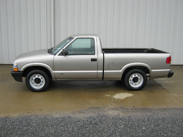 1999 Chevrolet S10 4dr Sdn Auto GLS w/XM