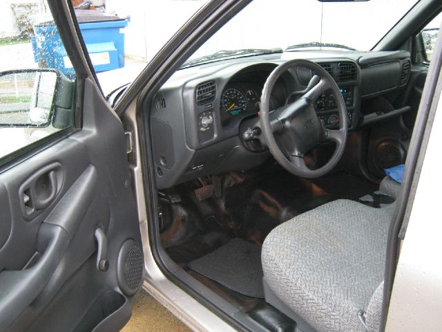 1999 Chevrolet S10 4dr Sdn Auto GLS w/XM