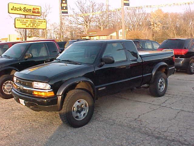 2000 Chevrolet S10 Base