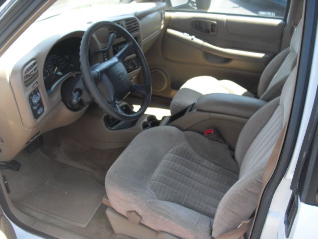 2000 Chevrolet S10 4dr Sdn Auto GLS w/XM